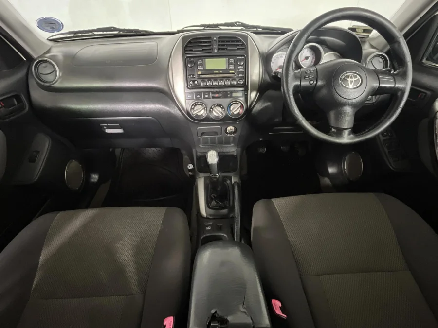 Used 2004 Toyota RAV4 200 5-door 4x4 - WeBuyCars Silverlakes Used 2004 Toyota RAV4 200 5-door 4x4 - WeBuyCars Silverlakes