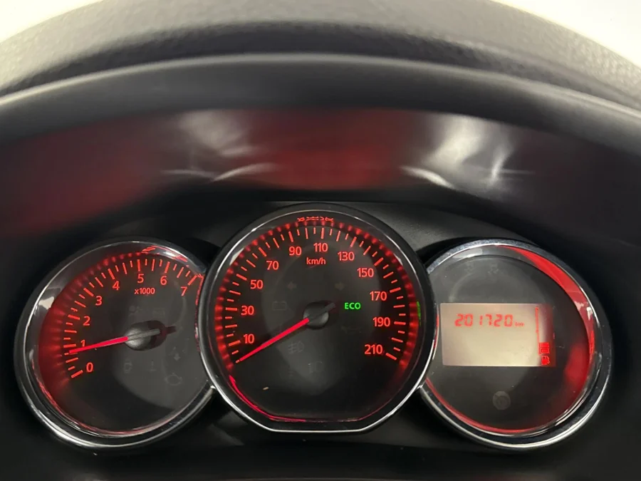 Used 2014 Renault Sandero Stepway 66kW turbo - WeBuyCars JHB South Used 2014 Renault Sandero Stepway 66kW turbo - WeBuyCars JHB South