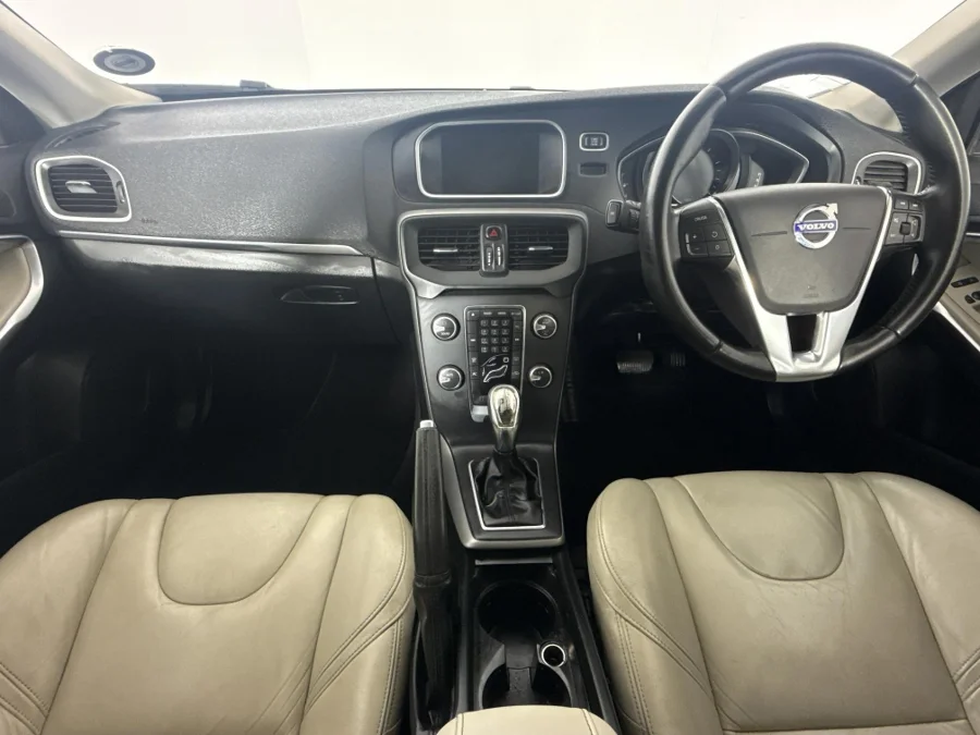 Used 2013 Volvo V40 T4 Elite auto - WeBuyCars Montana Used 2013 Volvo V40 T4 Elite auto - WeBuyCars Montana