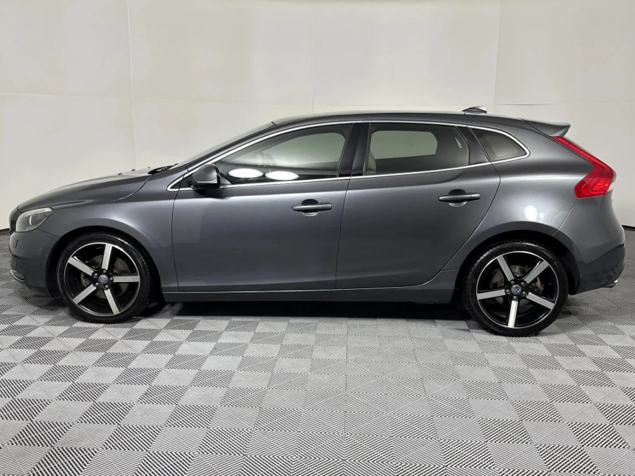 Used 2013 Volvo V40 T4 Elite auto - WeBuyCars Montana Used 2013 Volvo V40 T4 Elite auto - WeBuyCars Montana