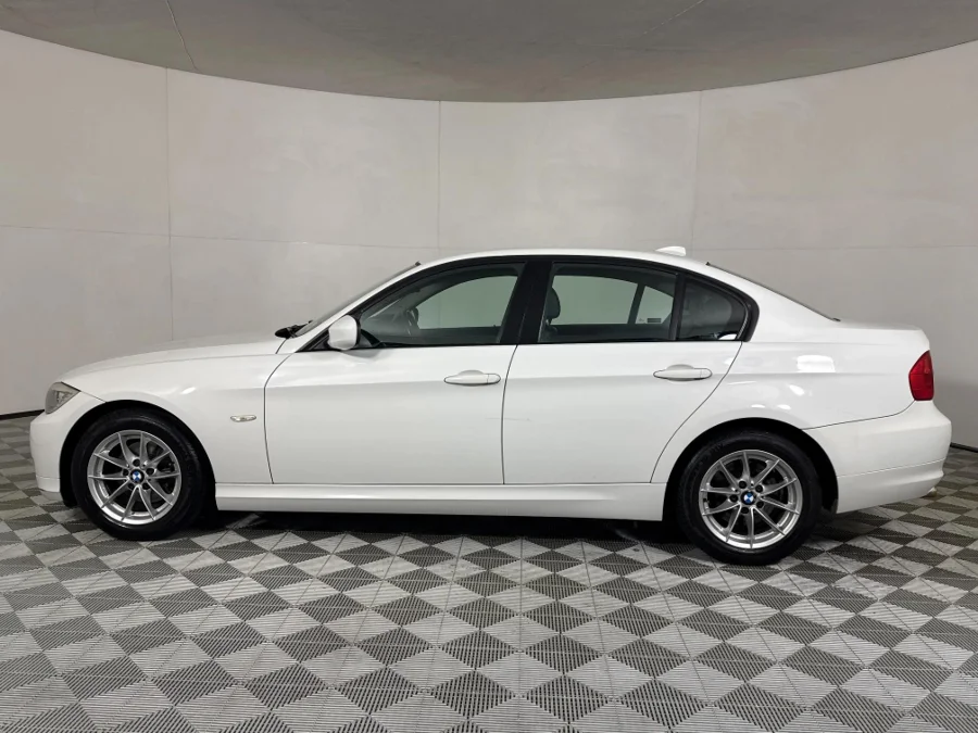 Used 2011 BMW 3 Series 320i auto - WeBuyCars JHB South Used 2011 BMW 3 Series 320i auto - WeBuyCars JHB South