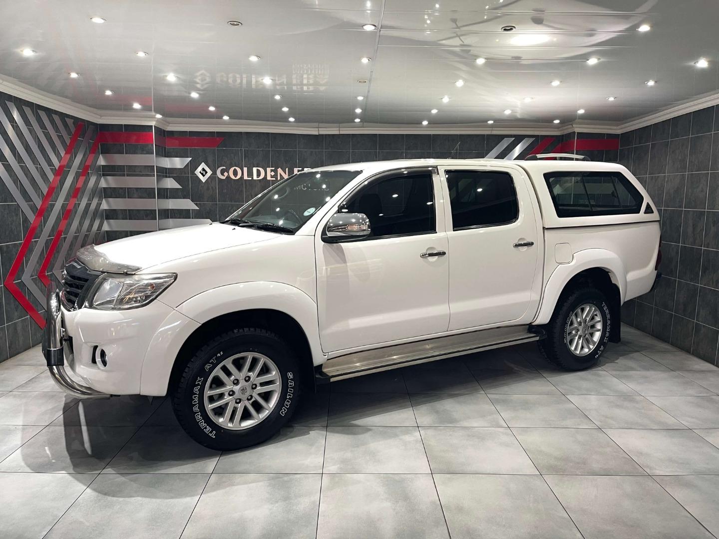 Used 2014 Toyota Hilux 2.7 double cab Raider Dakar edition