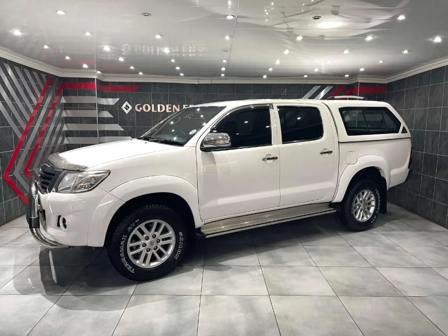 Used 2014 Toyota Hilux 2.7 double cab Raider Dakar edition - Golden Era Motors Johan Heyns Dr Used 2014 Toyota Hilux 2.7 double cab Raider Dakar edition - Golden Era Motors Johan Heyns Dr