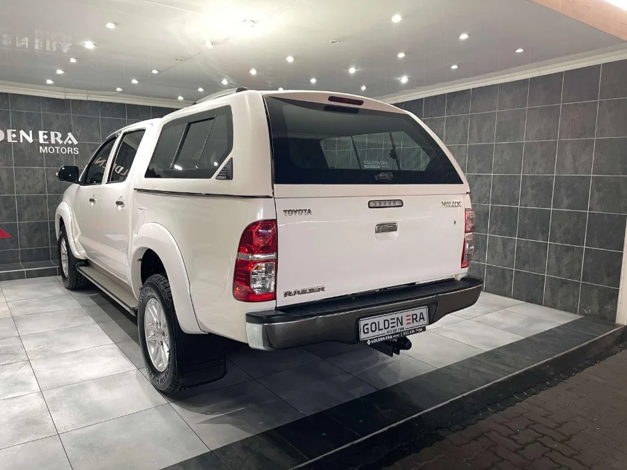 Used 2014 Toyota Hilux 2.7 double cab Raider Dakar edition - Golden Era Motors Johan Heyns Dr Used 2014 Toyota Hilux 2.7 double cab Raider Dakar edition - Golden Era Motors Johan Heyns Dr