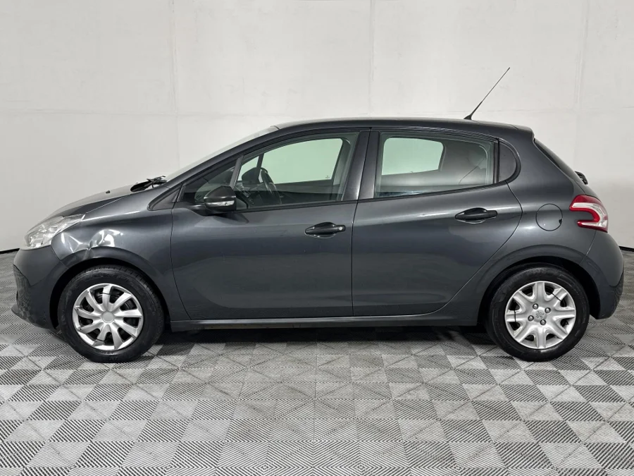 Used 2015 Peugeot 208 5-door 1.2 Access - WeBuyCars The Dome