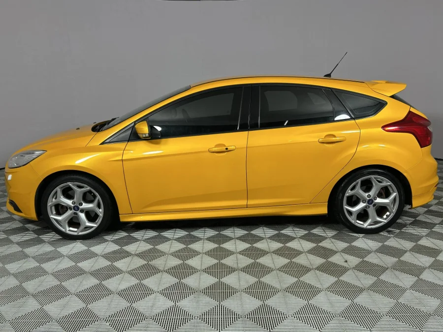 Used 2012 Ford Focus ST 3 - WeBuyCars Richmond Used 2012 Ford Focus ST 3 - WeBuyCars Richmond