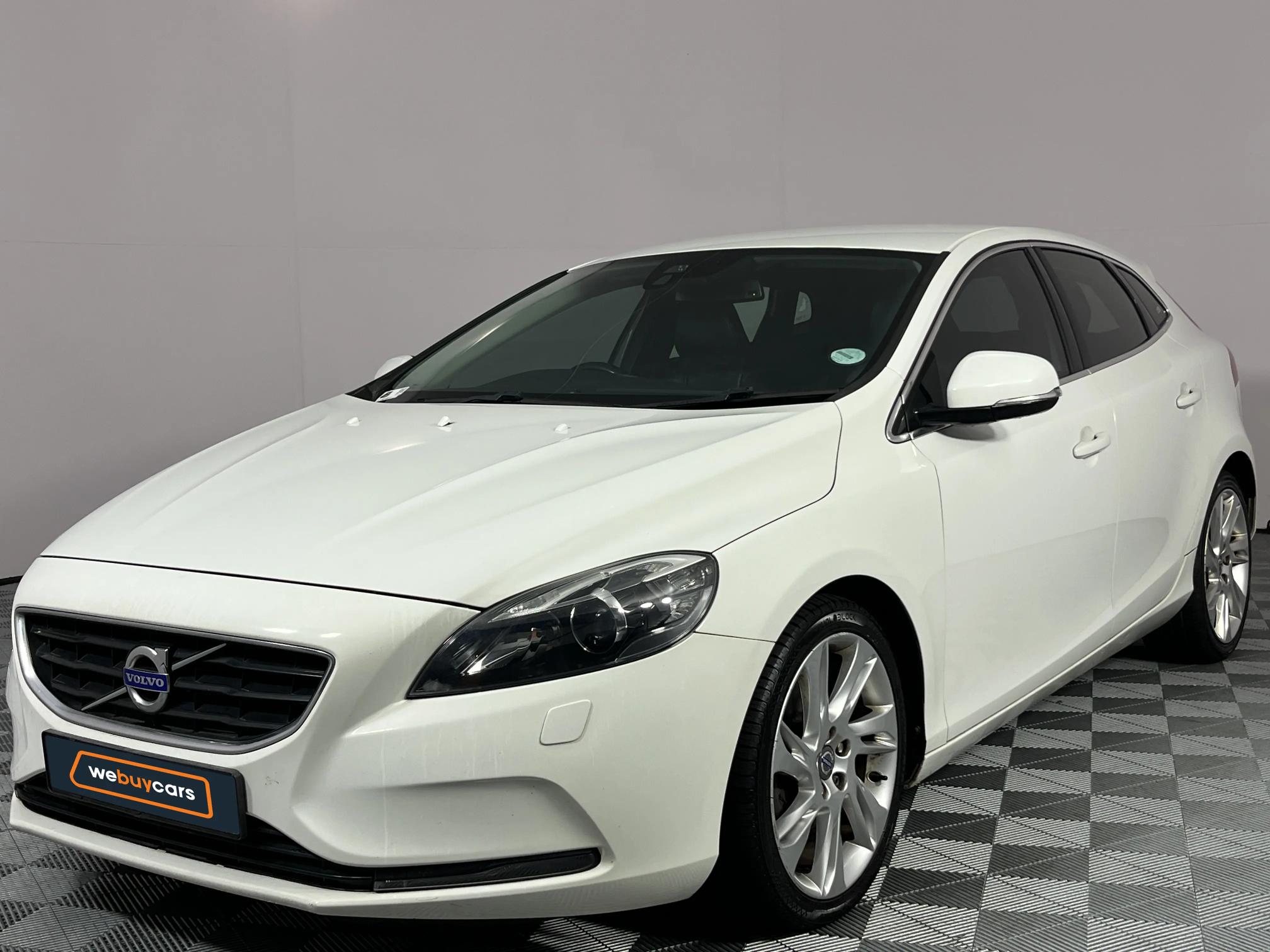 Used 2013 Volvo V40 T3 Excel