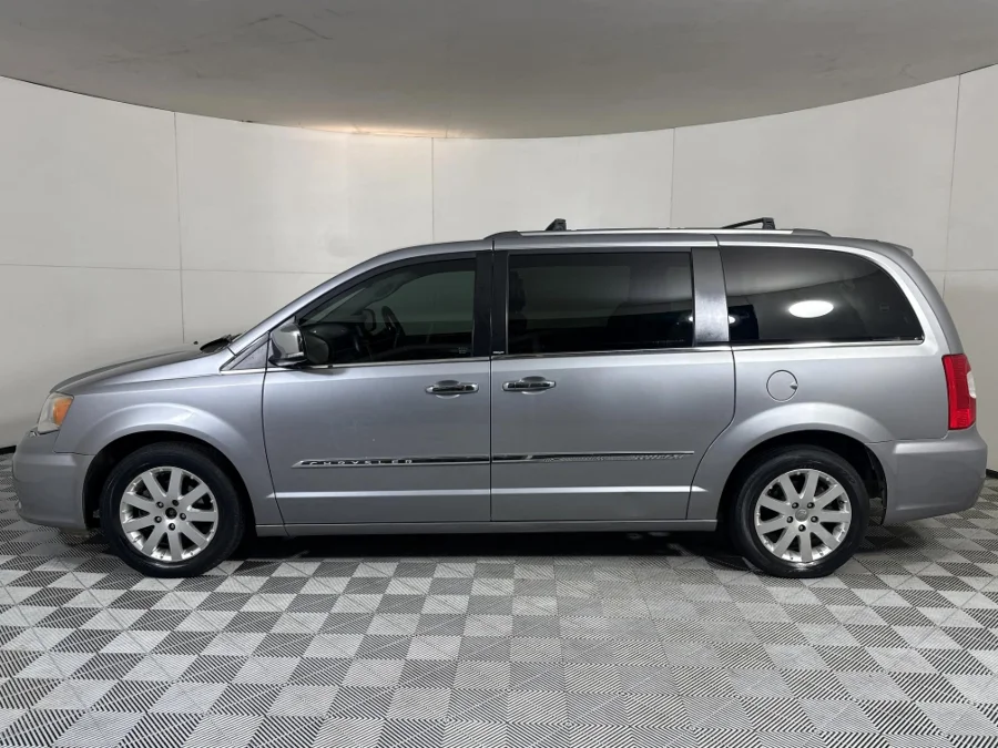 Used 2013 Chrysler Grand Voyager 3.8 Limited - WeBuyCars Midstream Used 2013 Chrysler Grand Voyager 3.8 Limited - WeBuyCars Midstream