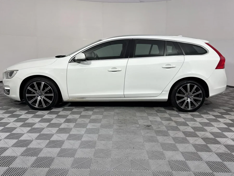 Used 2014 Volvo V60 D4 Excel auto - WeBuyCars Germiston Used 2014 Volvo V60 D4 Excel auto - WeBuyCars Germiston