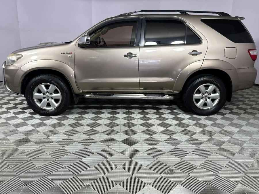 Used 2010 Toyota Fortuner 3.0D-4D auto - WeBuyCars Durban