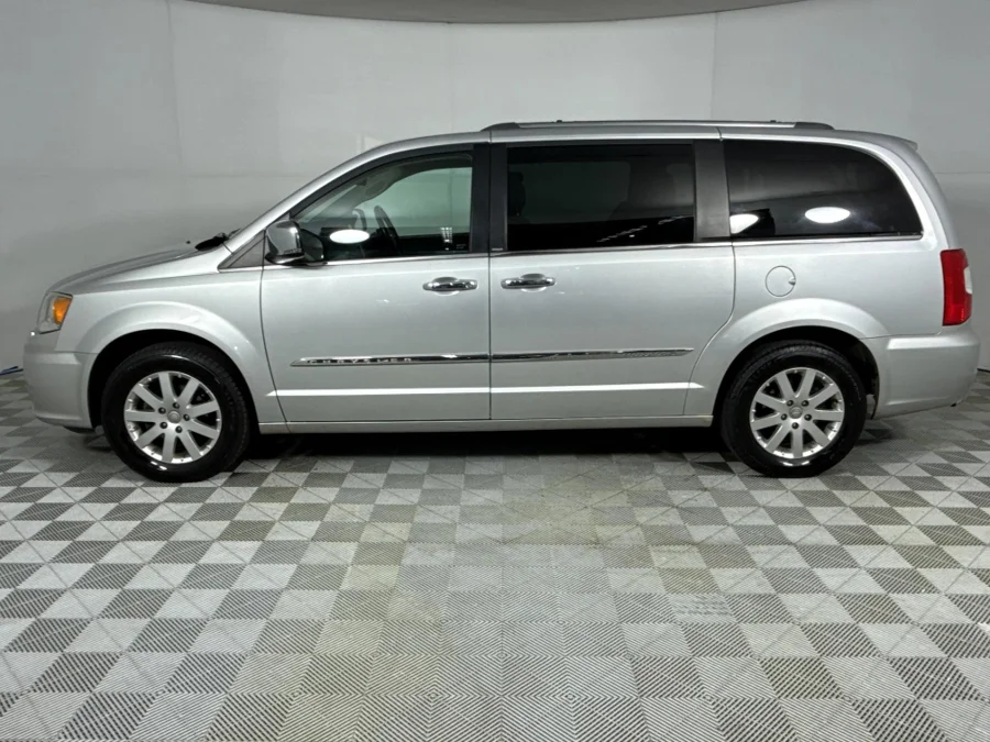 Used 2011 Chrysler Grand Voyager 2.8CRD Limited - WeBuyCars Silverlakes Used 2011 Chrysler Grand Voyager 2.8CRD Limited - WeBuyCars Silverlakes