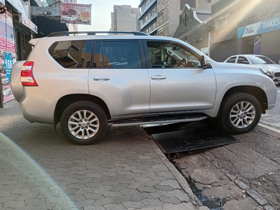 Used Toyota Land Cruiser Prado 4.0 VX - Carmart Auto Dealer Used Toyota Land Cruiser Prado 4.0 VX - Carmart Auto Dealer