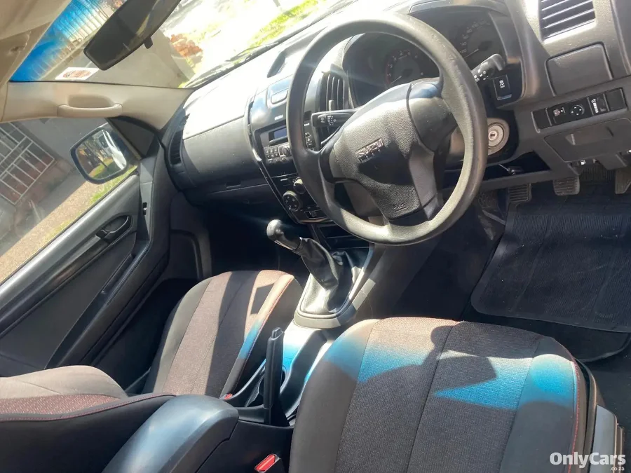 Used 2017 Isuzu KB 250D-Teq Extended cab LE - Private Seller Used 2017 Isuzu KB 250D-Teq Extended cab LE - Private Seller