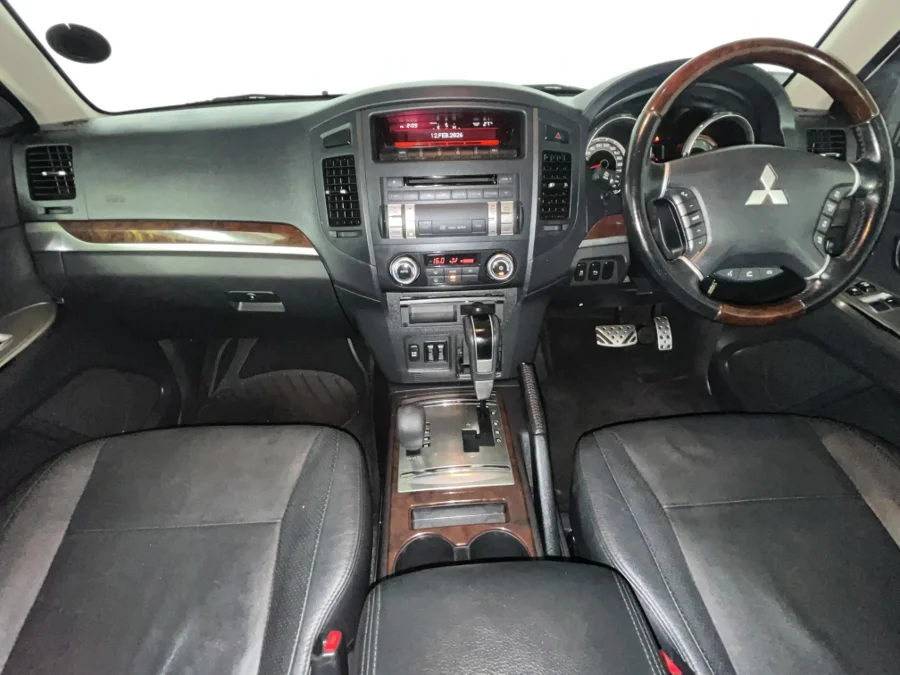 Used 2014 Mitsubishi Pajero 3-door 3.2DI-D GLS Pajero Legend Limited Edition 100 - WeBuyCars Montana Used 2014 Mitsubishi Pajero 3-door 3.2DI-D GLS Pajero Legend Limited Edition 100 - WeBuyCars Montana