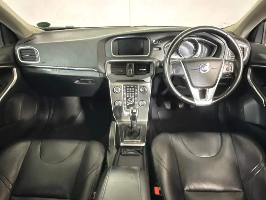 Used 2015 Volvo V40 D2 Essential - WeBuyCars Midstream