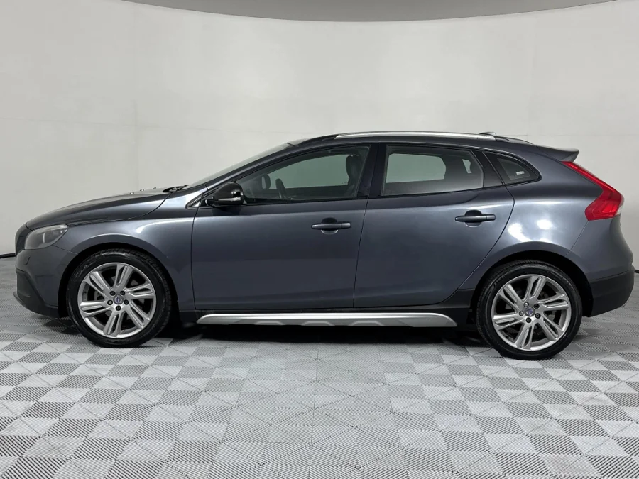 Used 2014 Volvo V40 Cross Country T4 Elite auto - WeBuyCars Vereeniging Used 2014 Volvo V40 Cross Country T4 Elite auto - WeBuyCars Vereeniging