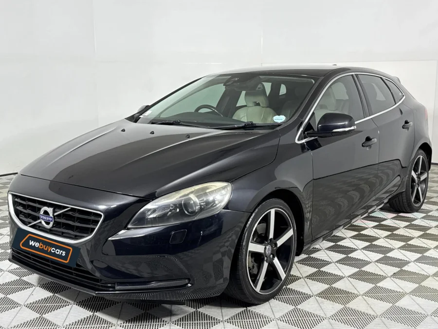 Used 2013 Volvo V40 T4 Excel auto - WeBuyCars Silverlakes Used 2013 Volvo V40 T4 Excel auto - WeBuyCars Silverlakes