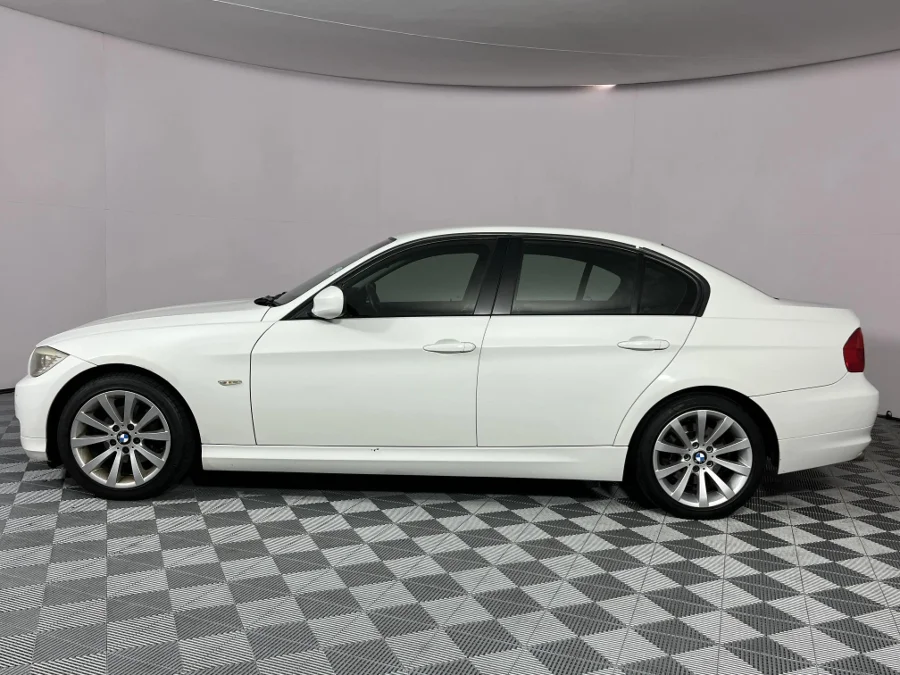 Used 2011 BMW 3 Series 320i auto - WeBuyCars Lansdowne Used 2011 BMW 3 Series 320i auto - WeBuyCars Lansdowne