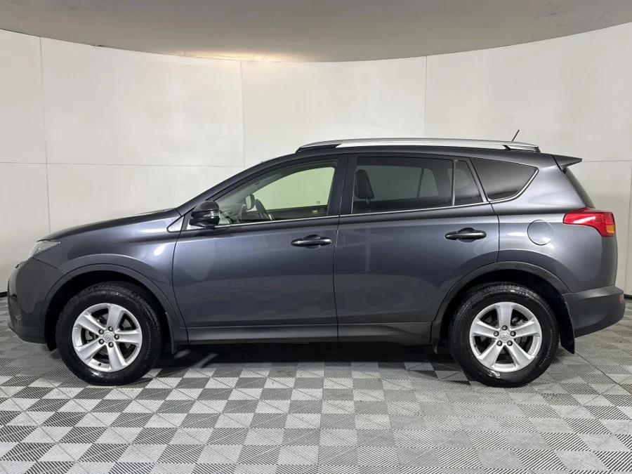Used 2014 Toyota RAV4 2.5 AWD VX - WeBuyCars Midstream