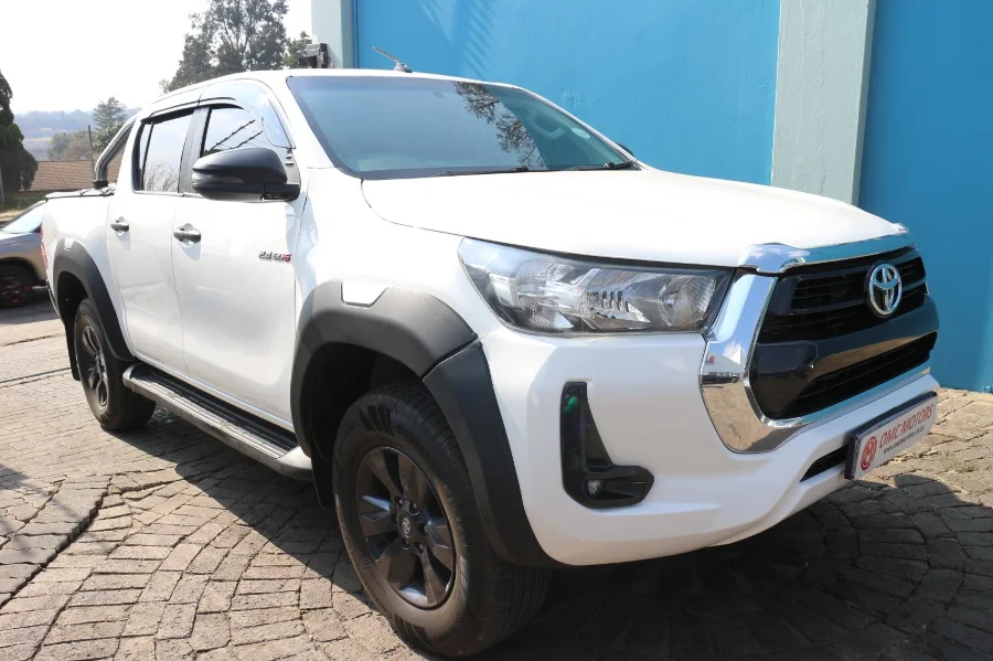 Used 2020 Toyota Hilux 2.4GD-6 double cab 4x4 SRX - OMC Motors Used 2020 Toyota Hilux 2.4GD-6 double cab 4x4 SRX - OMC Motors
