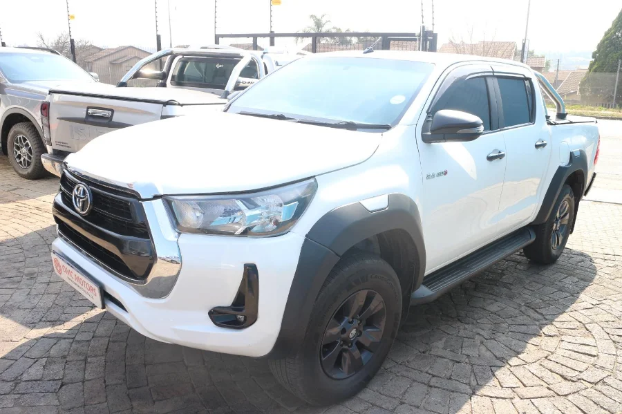 Used 2020 Toyota Hilux 2.4GD-6 double cab 4x4 SRX - OMC Motors Used 2020 Toyota Hilux 2.4GD-6 double cab 4x4 SRX - OMC Motors