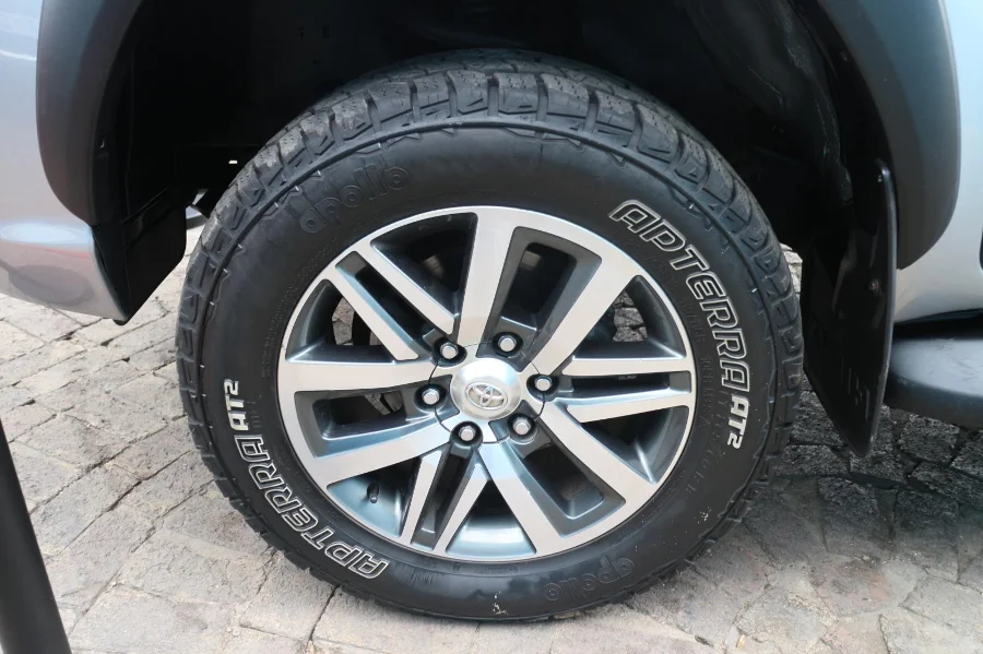 Used 2018 Toyota Hilux 2.8GD-6 double cab 4x4 Legend 50 auto - OMC Motors Used 2018 Toyota Hilux 2.8GD-6 double cab 4x4 Legend 50 auto - OMC Motors