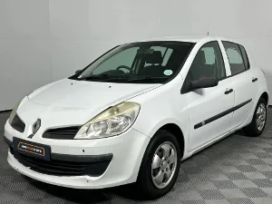 Used 2007 Renault Clio 1.4 Expression 5-door Used 2007 Renault Clio 1.4 Expression 5-door