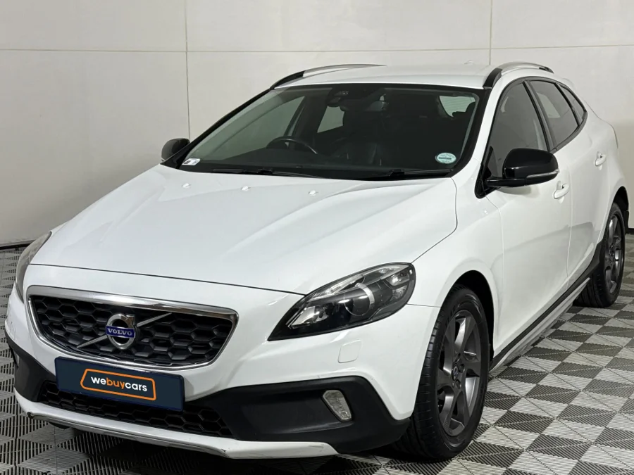 Used 2015 Volvo V40 Cross Country T4 Elite auto - WeBuyCars Midstream Used 2015 Volvo V40 Cross Country T4 Elite auto - WeBuyCars Midstream