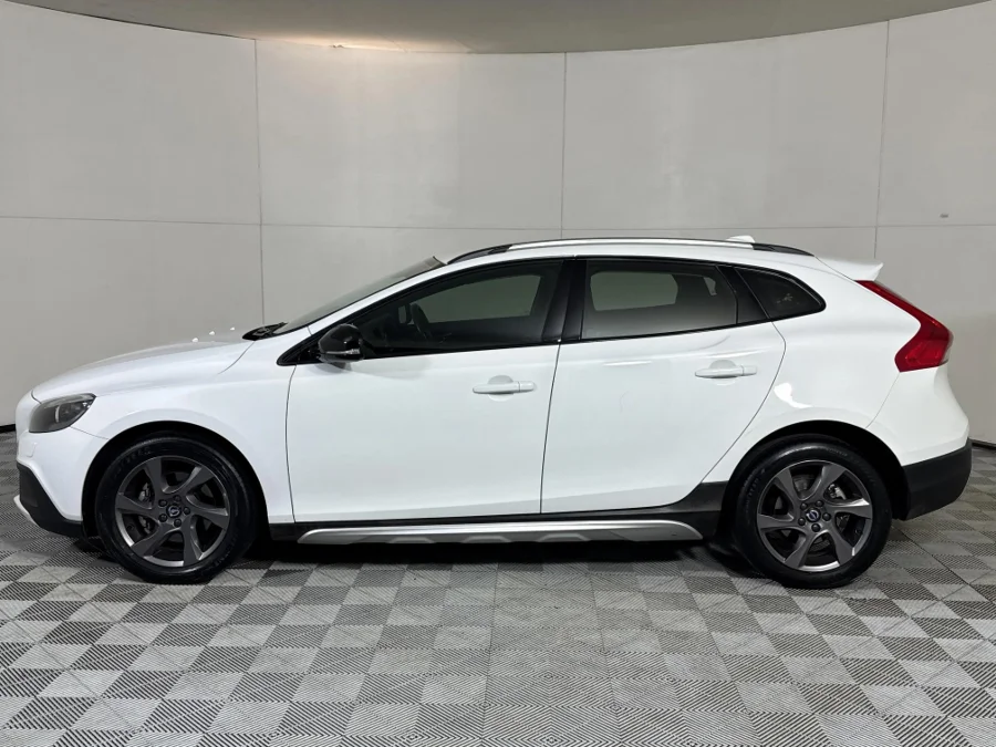 Used 2015 Volvo V40 Cross Country T4 Elite auto - WeBuyCars Midstream Used 2015 Volvo V40 Cross Country T4 Elite auto - WeBuyCars Midstream