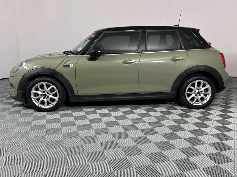 Used 2018 MINI Hatch Cooper Hatch 3-door Seven 7 - WeBuyCars Lansdowne Used 2018 MINI Hatch Cooper Hatch 3-door Seven 7 - WeBuyCars Lansdowne
