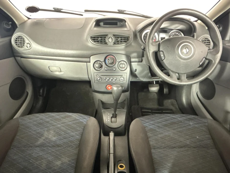 Used 2006 Renault Clio 1.6 Expression 5-door automatic - WeBuyCars Richmond