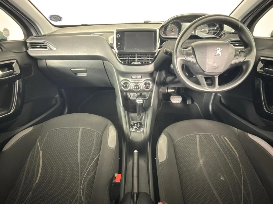 Used 2014 Peugeot 208 5-door 1.6 Allure auto - WeBuyCars The Dome