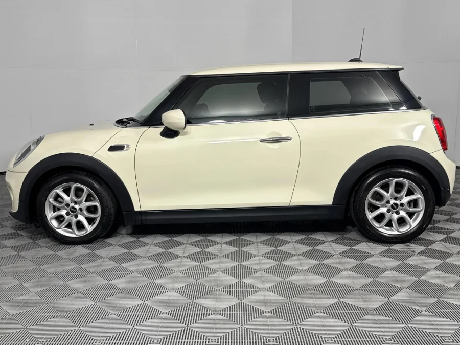 Used 2021 MINI Hatch One Hatch 3-door - WeBuyCars Lansdowne Used 2021 MINI Hatch One Hatch 3-door - WeBuyCars Lansdowne