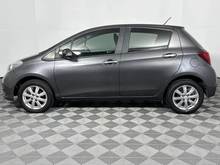 Used 2014 Toyota Yaris 5-door 1.0 XS - WeBuyCars Richmond