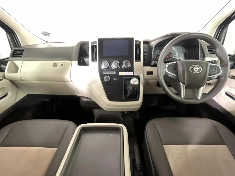 Used 2025 Toyota Quantum 2.8 LWB bus 11-seater GL - WeBuyCars The Dome