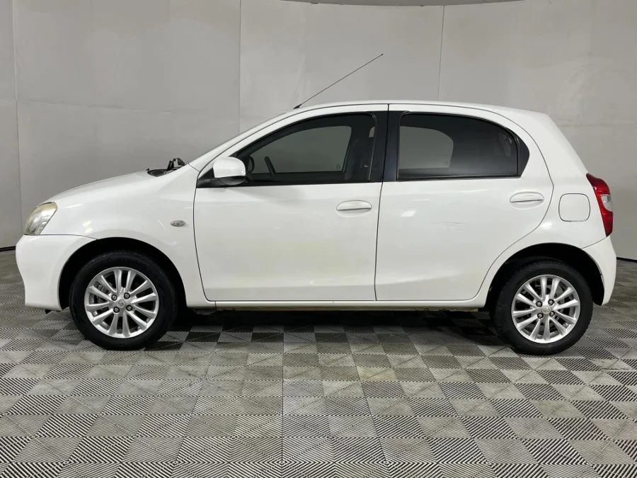 Used 2017 Toyota Etios hatch 1.5 Sprint - WeBuyCars The Dome Used 2017 Toyota Etios hatch 1.5 Sprint - WeBuyCars The Dome