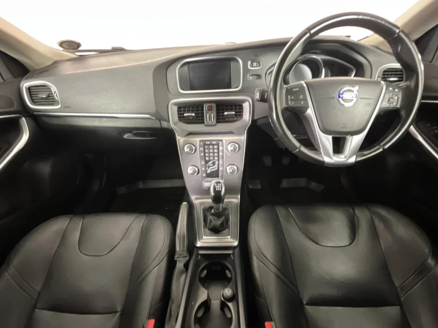 Used 2015 Volvo V40 T3 Essential - WeBuyCars The Dome