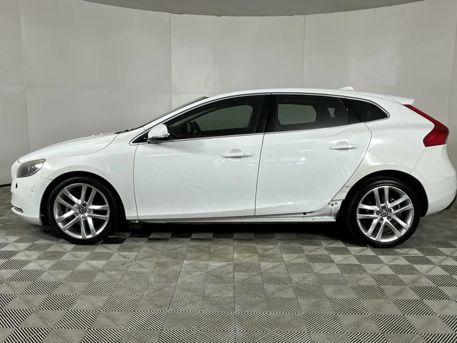 Used 2015 Volvo V40 T3 Essential - WeBuyCars The Dome