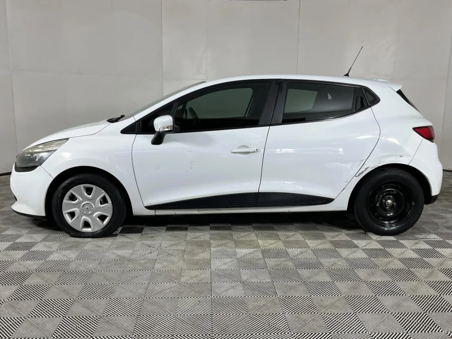 Used 2014 Renault Clio 66kW turbo Expression - WeBuyCars The Dome Used 2014 Renault Clio 66kW turbo Expression - WeBuyCars The Dome