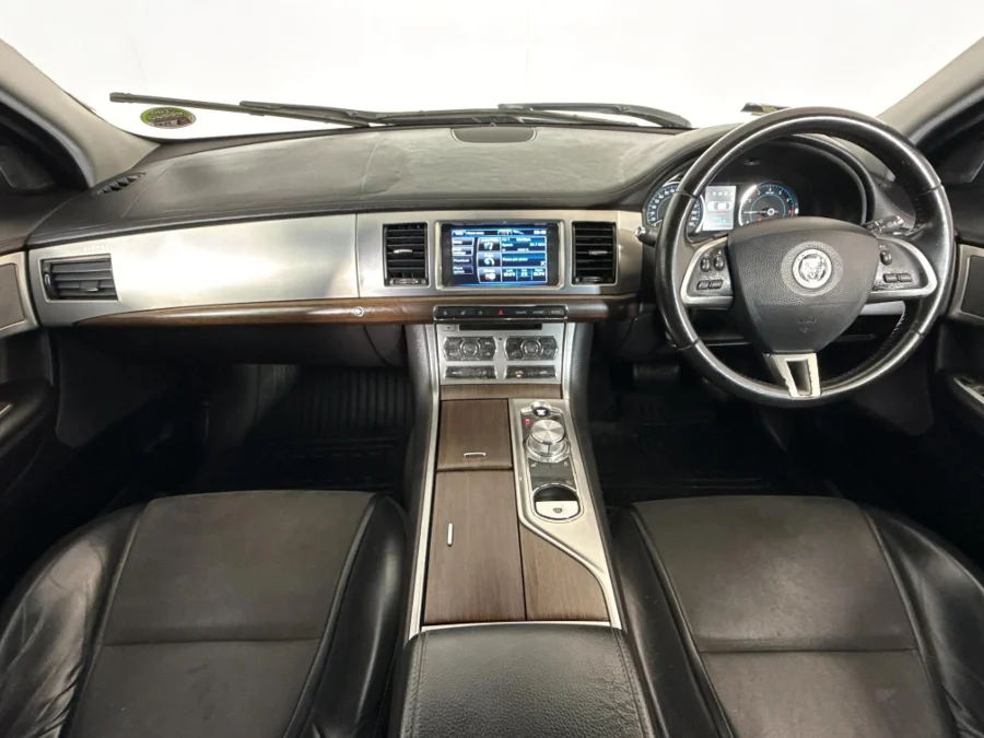 Used 2014 Jaguar XF 2.0 i4 Luxury - WeBuyCars JHB South Used 2014 Jaguar XF 2.0 i4 Luxury - WeBuyCars JHB South