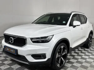 Used 2021 Volvo XC40 T3 Momentum