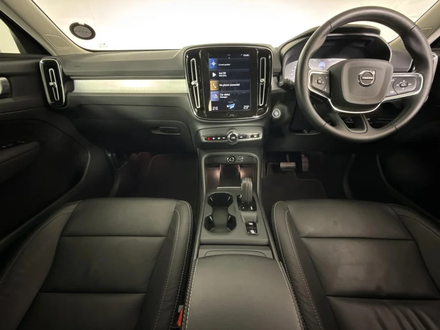Used 2021 Volvo XC40 T3 Momentum - WeBuyCars Riverhorse