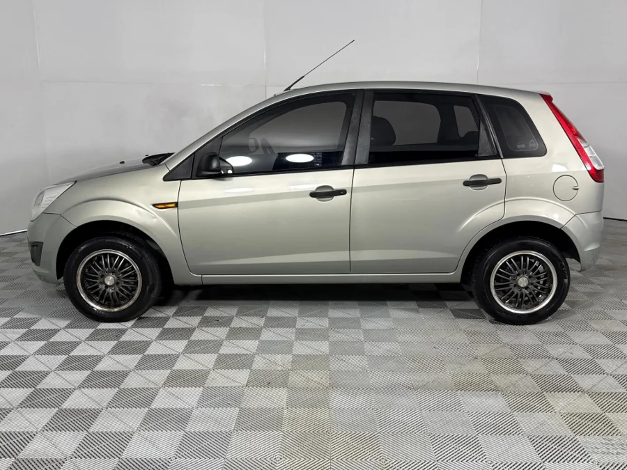 Used 2015 Ford Figo 1.4TDCi Ambiente - WeBuyCars Silverlakes Used 2015 Ford Figo 1.4TDCi Ambiente - WeBuyCars Silverlakes