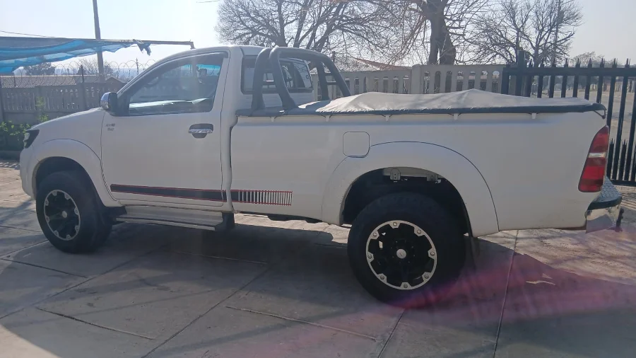 Used 2014 Toyota Hilux 3.0D-4D Raider - Private Seller Used 2014 Toyota Hilux 3.0D-4D Raider - Private Seller