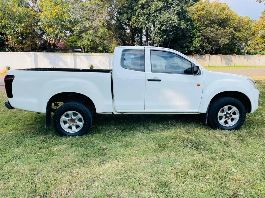 Used 2018 Isuzu KB 250D-Teq Extended cab LE - Private Seller Used 2018 Isuzu KB 250D-Teq Extended cab LE - Private Seller