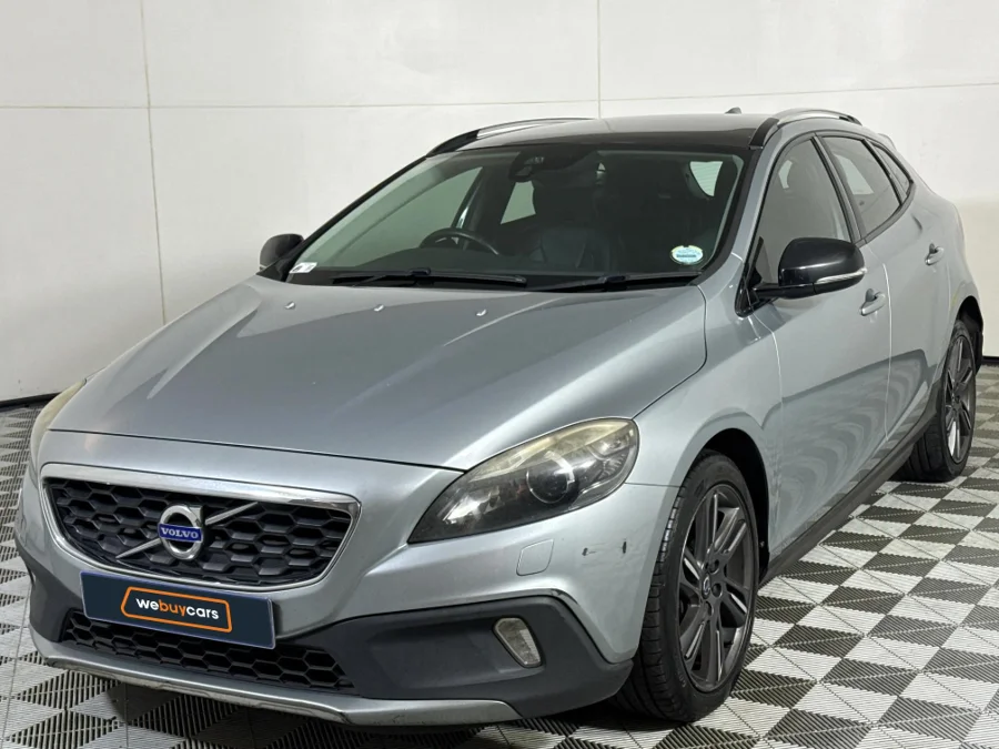 Used 2015 Volvo V40 Cross Country T4 Inscription auto - WeBuyCars Midstream Used 2015 Volvo V40 Cross Country T4 Inscription auto - WeBuyCars Midstream