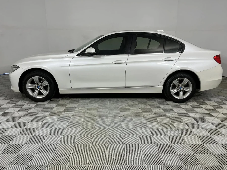 Used 2012 BMW 3 Series 320i sports-auto - WeBuyCars Silverlakes Used 2012 BMW 3 Series 320i sports-auto - WeBuyCars Silverlakes