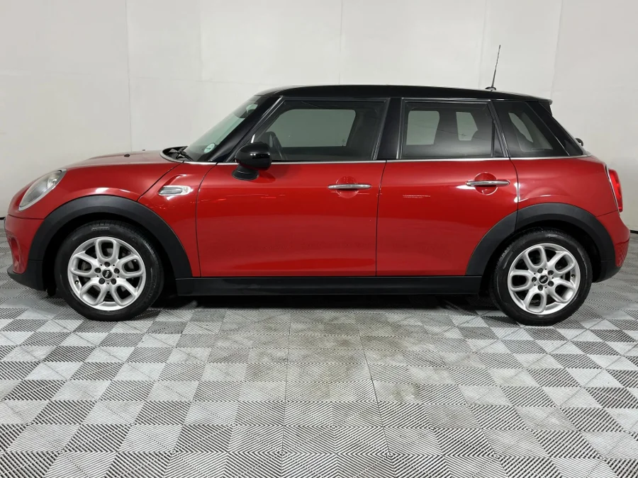 Used 2016 MINI Hatch Cooper Hatch 5-door Seven 7 - WeBuyCars The Dome Used 2016 MINI Hatch Cooper Hatch 5-door Seven 7 - WeBuyCars The Dome