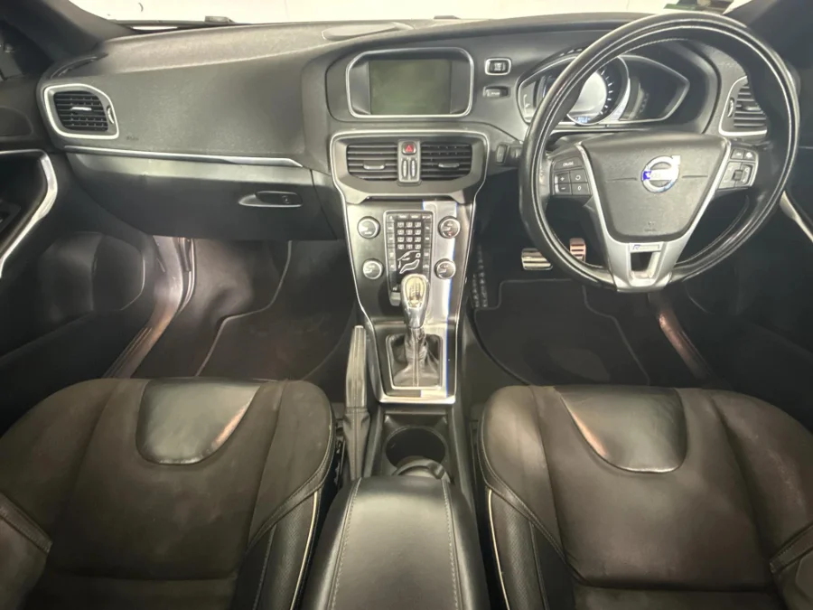 Used 2013 Volvo V40 T5 R-Design - WeBuyCars Silverlakes Used 2013 Volvo V40 T5 R-Design - WeBuyCars Silverlakes