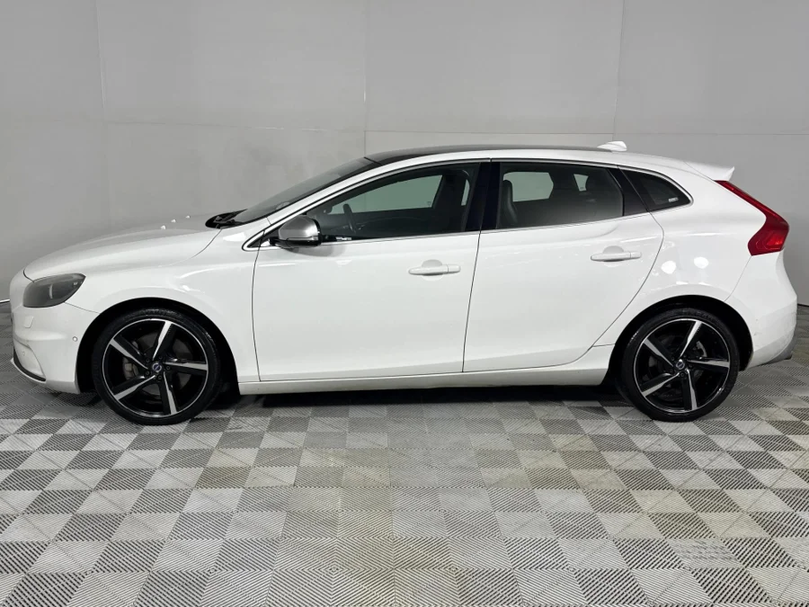 Used 2013 Volvo V40 T5 R-Design - WeBuyCars Silverlakes Used 2013 Volvo V40 T5 R-Design - WeBuyCars Silverlakes
